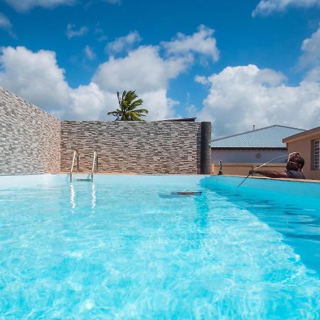 Evasion En Plein Coeur De La Ville Studio Jacuzzis Sauna Et Piscine Au Centre De Port-Louis Dış mekan fotoğraf